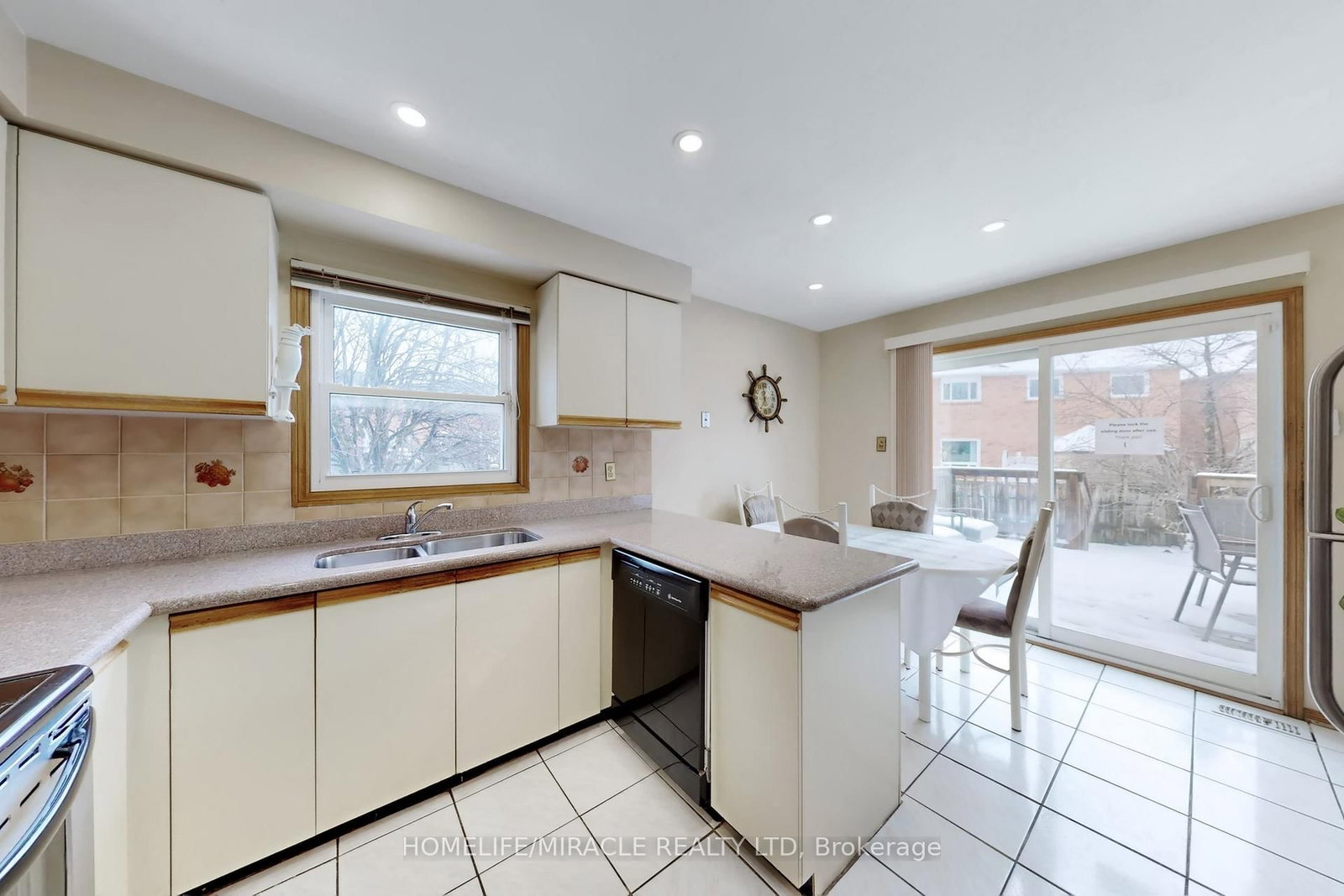 14 Rodwell Court • Brampton, ON photo 12
