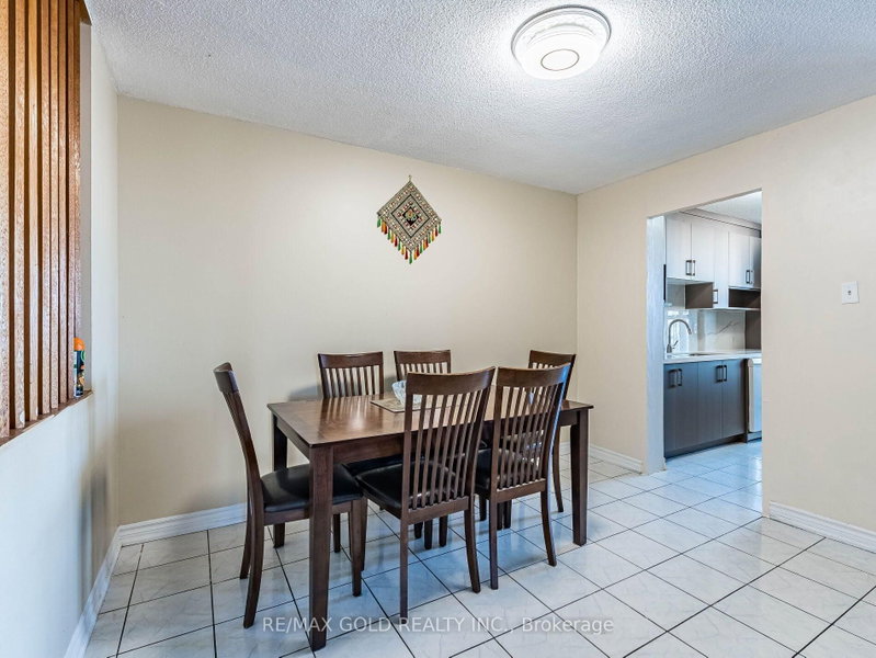 17 Knightsbridge Brampton,Ontario L6T 3X9 — Photo 16