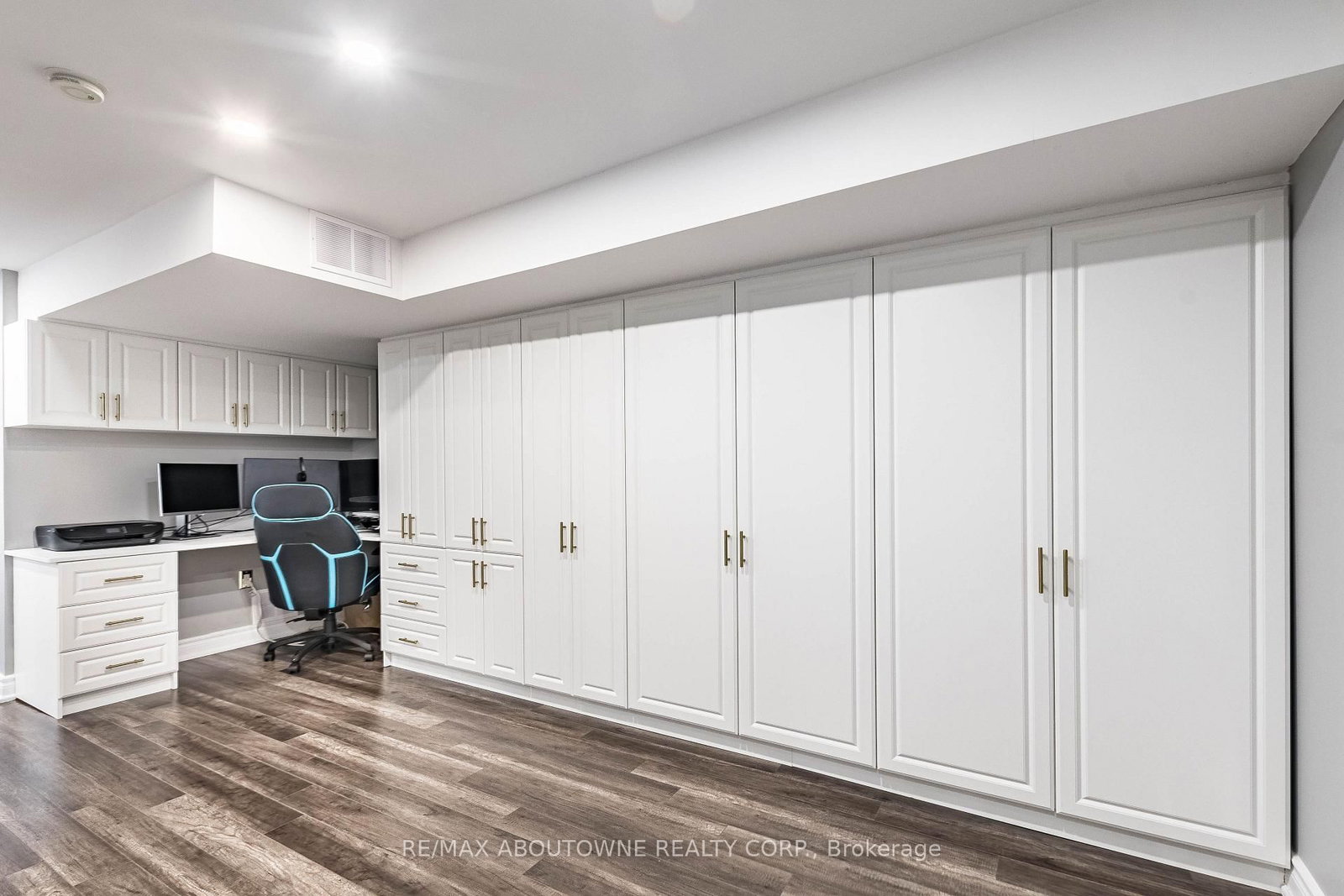 5550 W Tenth Line • Mississauga, ON photo 38