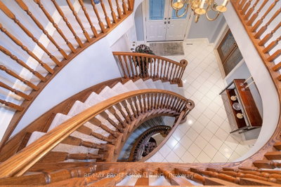 1820 Shady Creek Court • Mississauga, ON photo 3