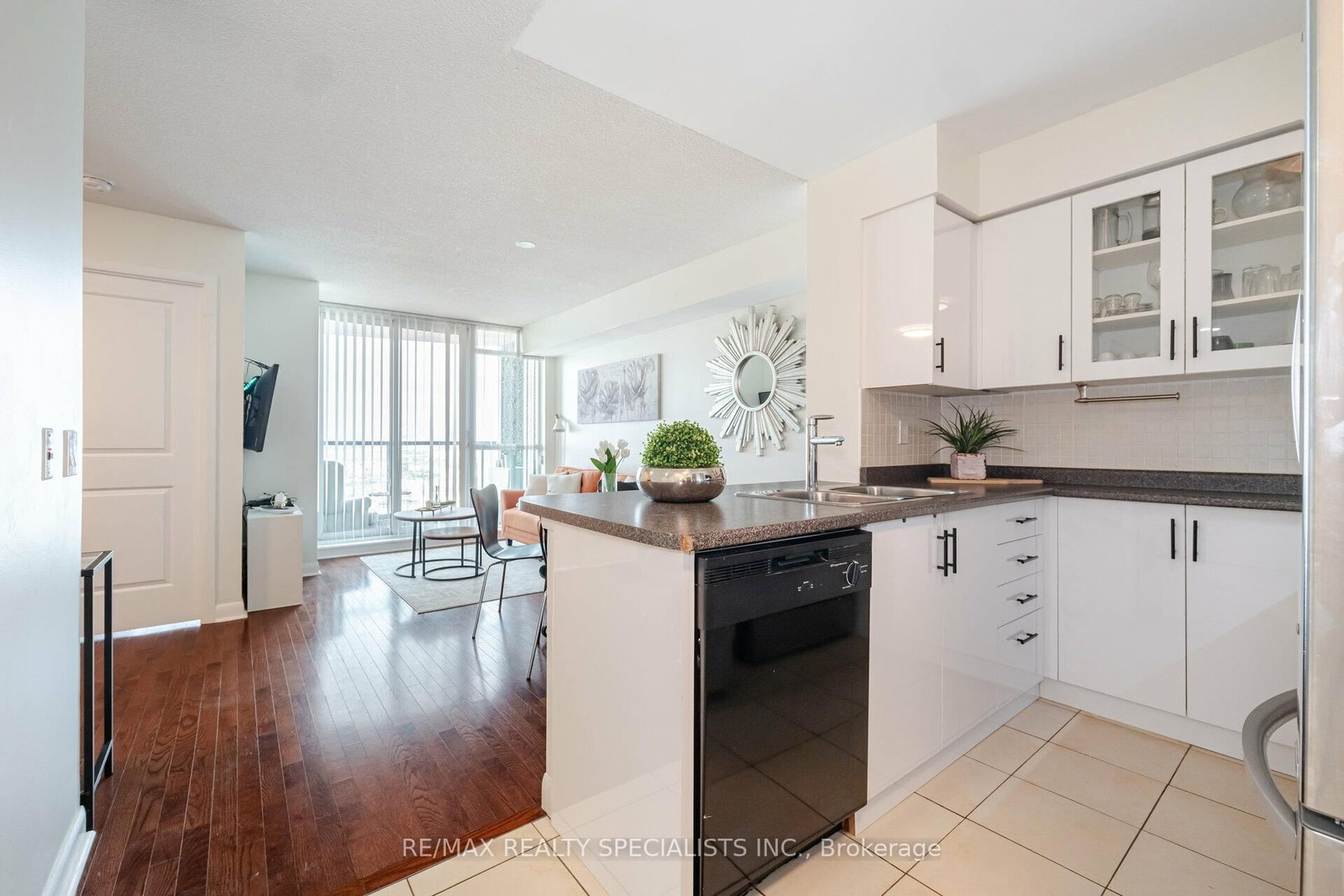 235 Sherway Gardens Road • #1609 • Toronto, ON photo 8