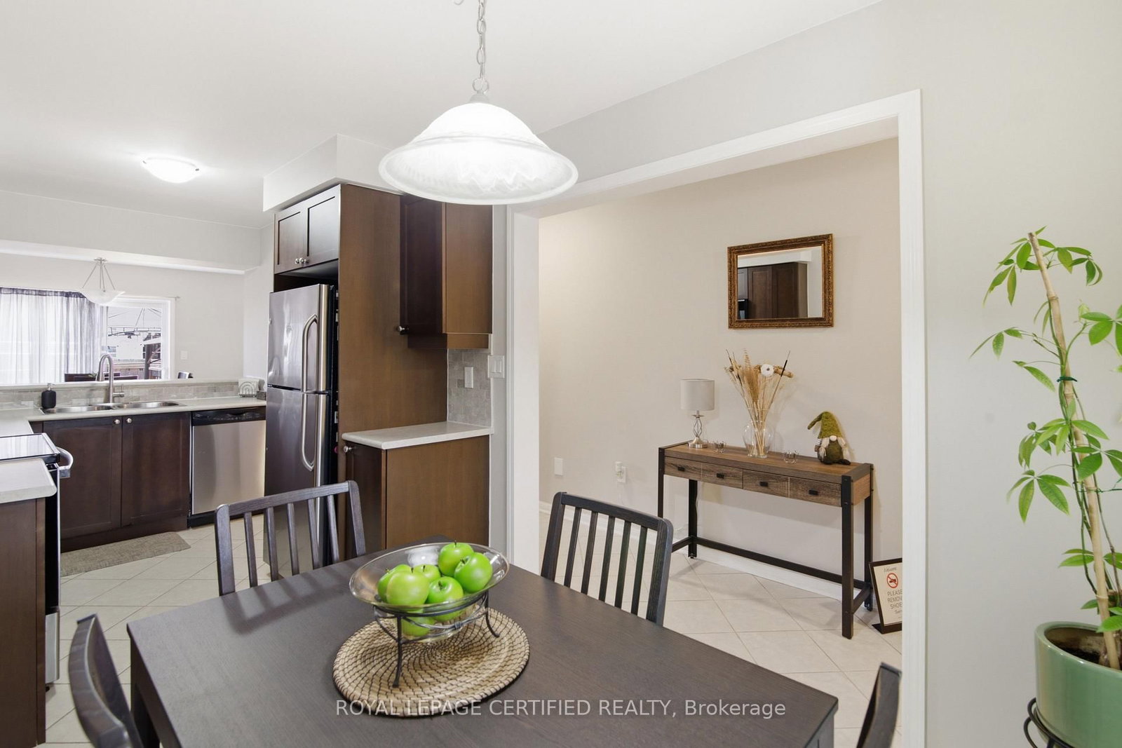 39 Van Fleet Terrace • Milton, ON photo 5