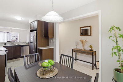 39 Van Fleet Terrace • Milton, ON photo 5