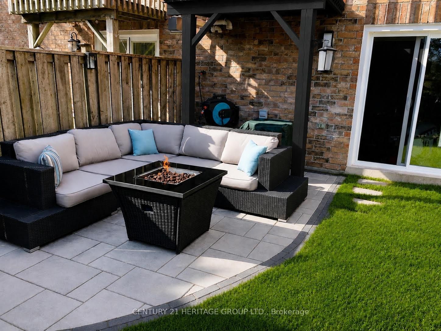 9-2 Skeens Lane • Toronto, ON photo 17