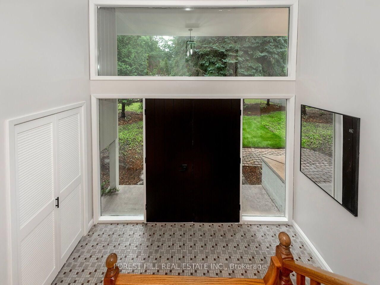 1847 Will Scarlett Drive • Mississauga, ON photo 3