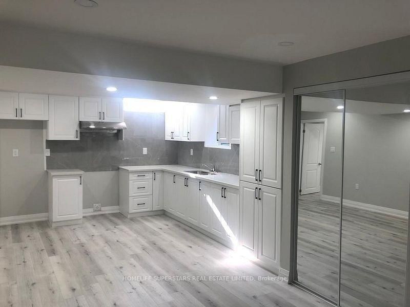 Basement Apartment - 31 Lexington Road