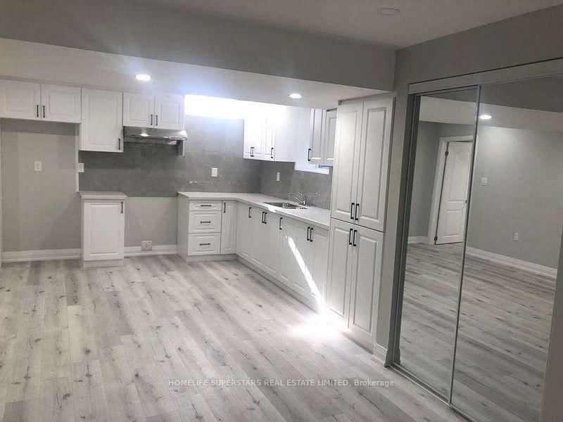Basement Apartment - 31 Lexington Road