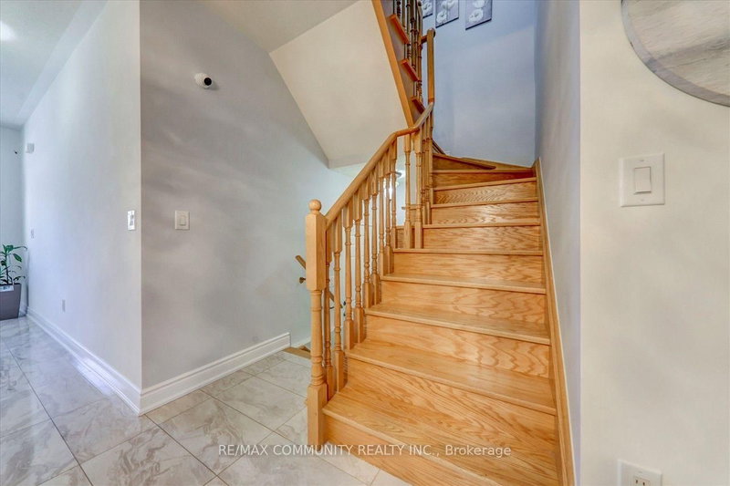 69 Clearfield Brampton,ON L6P 3J4 — Photo 16