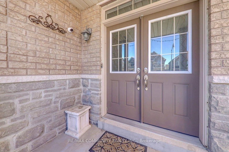 69 Clearfield Brampton,ON L6P 3J4 — Photo 5