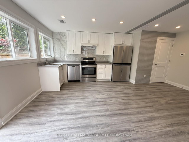 Garden Suite - 382 Burnhamthorpe Road