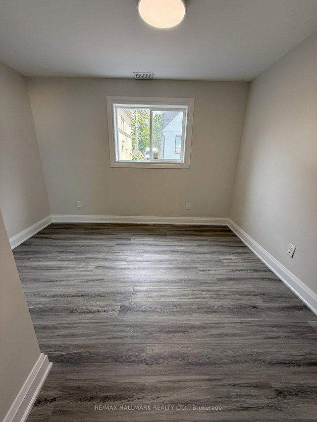 Garden Suite - 382 Burnhamthorpe Road