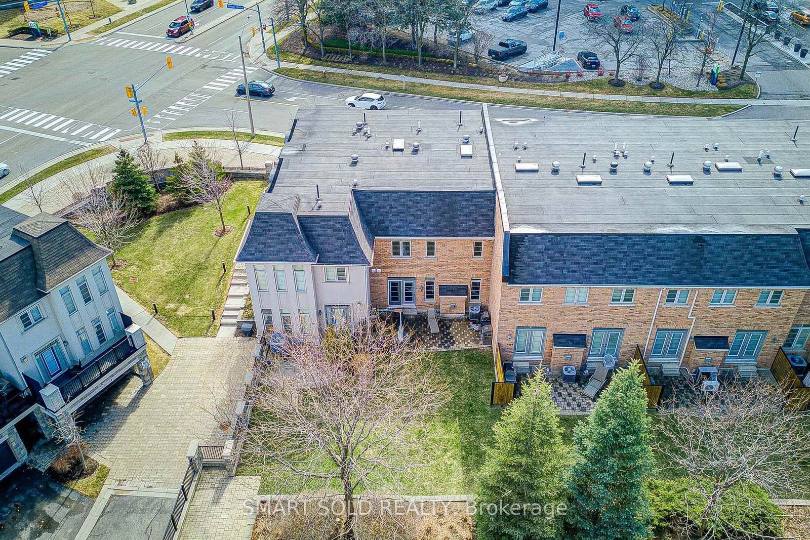 4123 Shipp Drive • Mississauga, ON photo 6