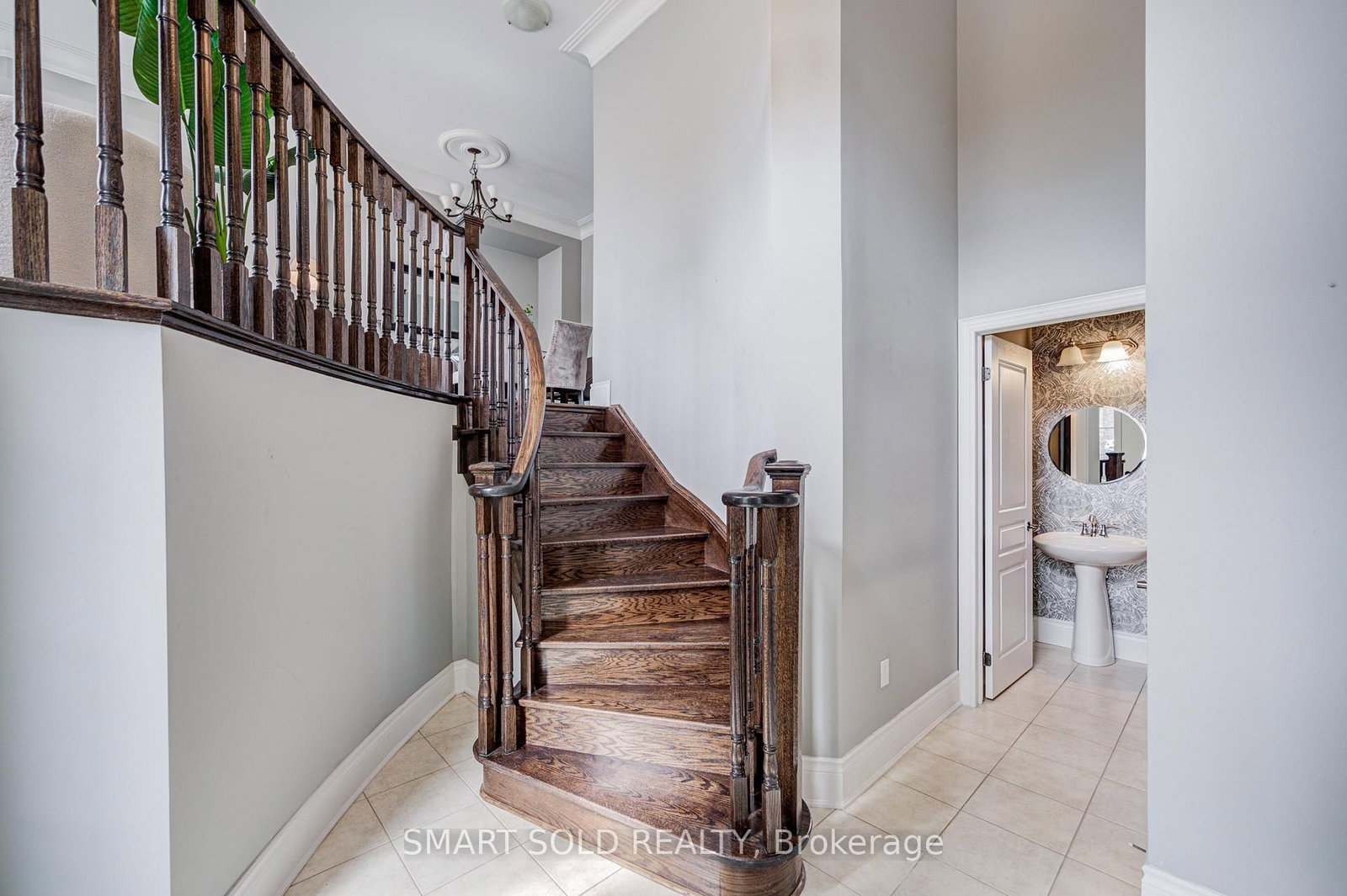 4123 Shipp Drive • Mississauga, ON photo 8