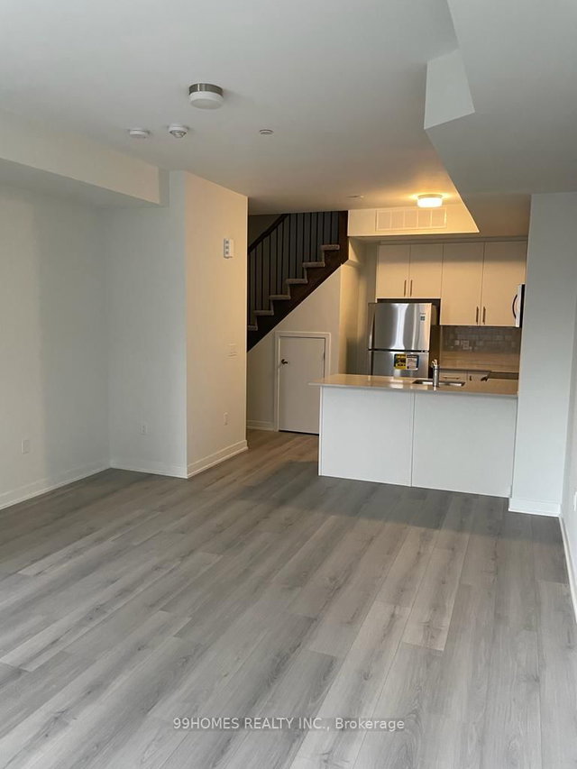 17 - 3429 Ridgeway Drive