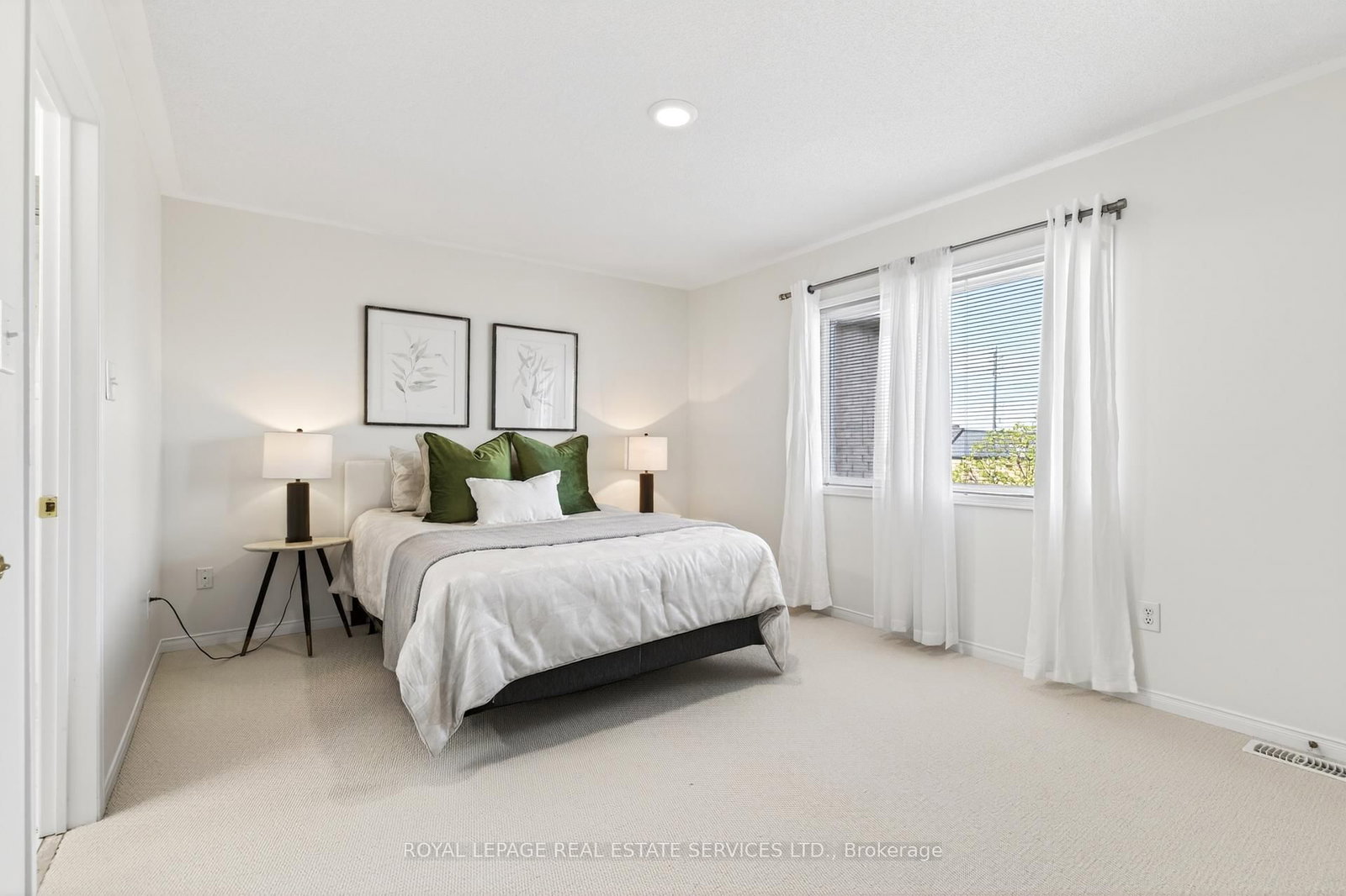 2307 Stone Glen Crescent • Oakville, ON photo 15