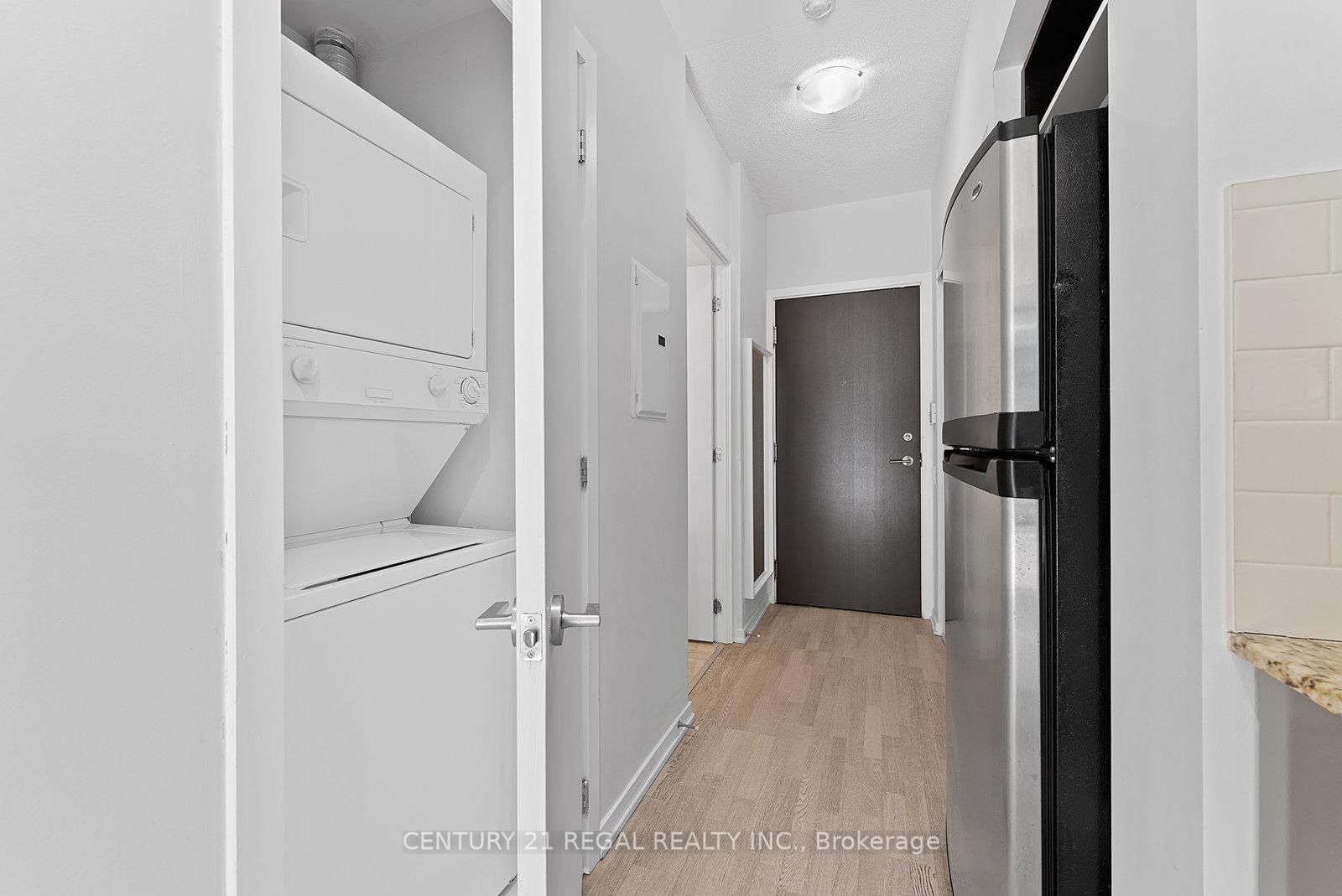 Condo for lease at 1307-103 The Queensway Avenue, Toronto, Ontario, M6S 5B3 - High Park-Swansea - MLS: W13596386