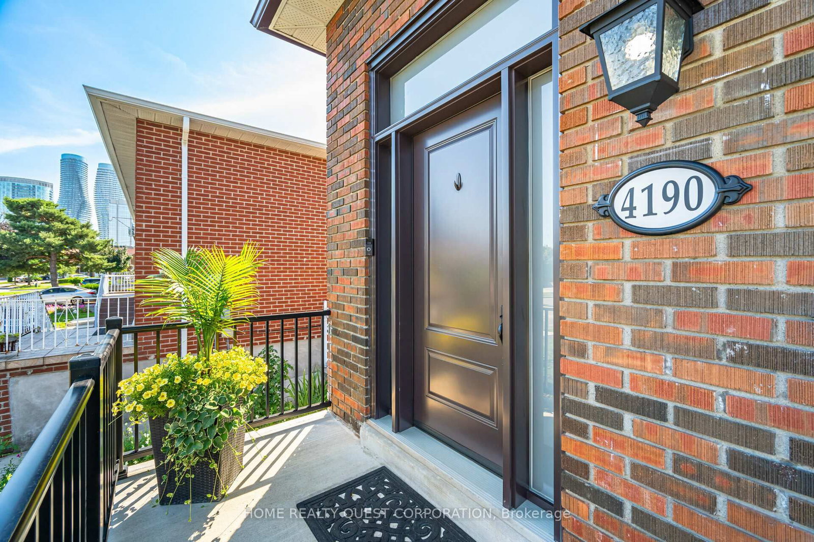 4190 Bishopstoke Lane • Mississauga, ON photo 2
