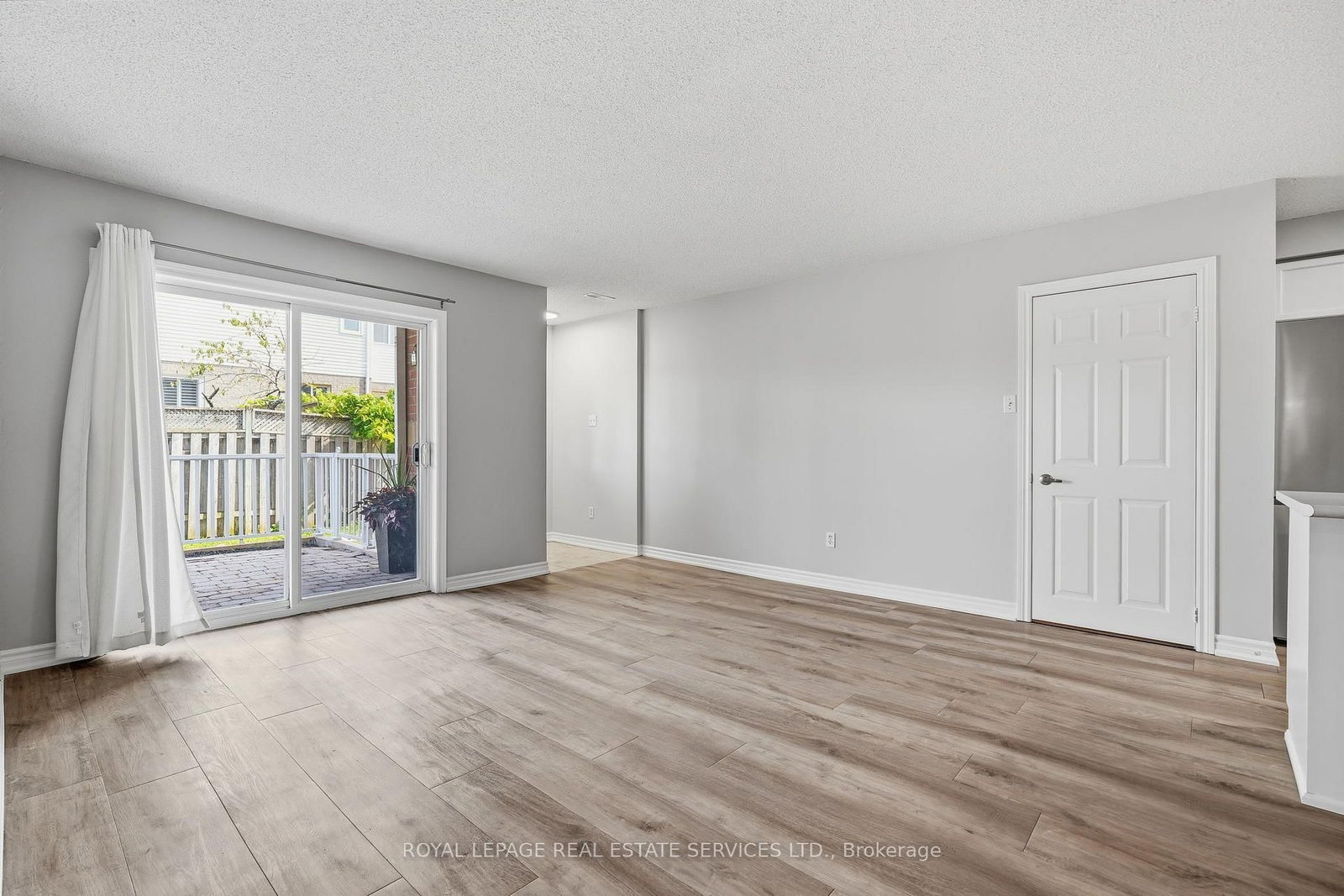 203-1701 Lampman Avenue • Burlington, ON photo 10