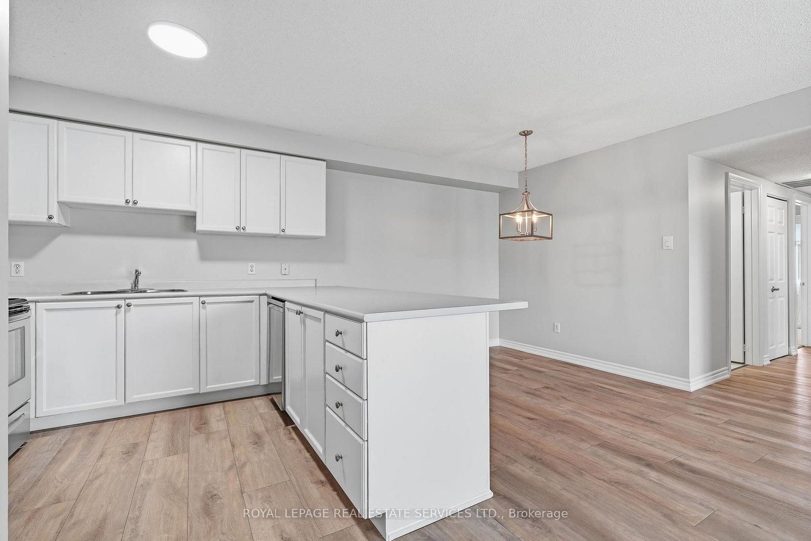 203-1701 Lampman Avenue • Burlington, ON photo 16