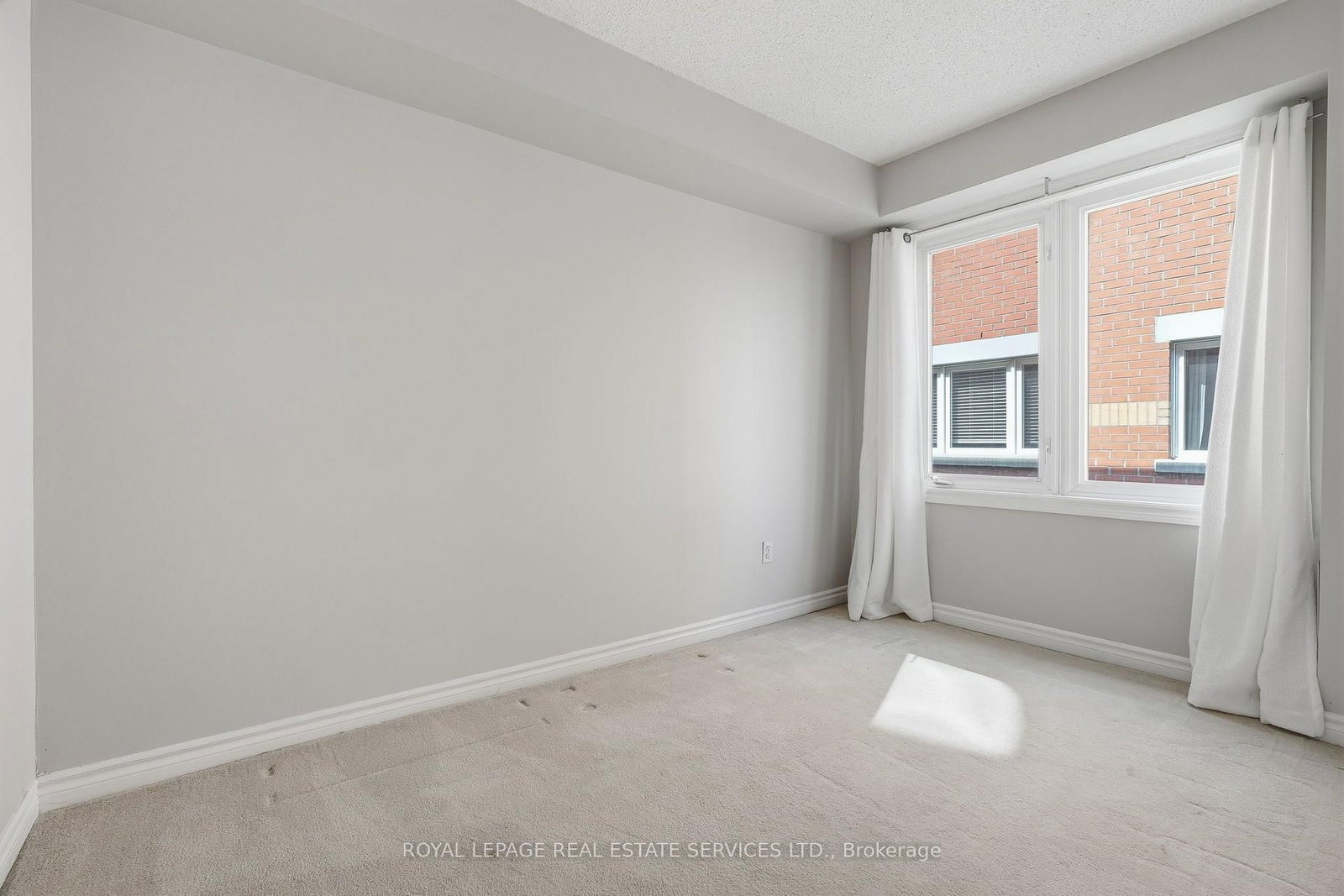 203-1701 Lampman Avenue • Burlington, ON photo 22