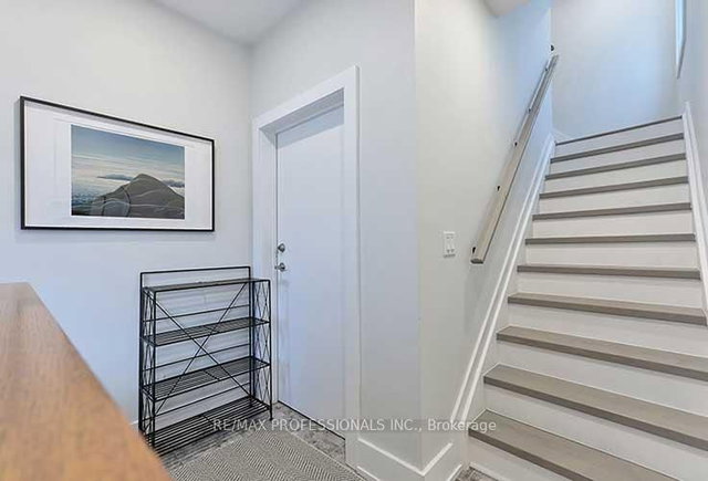 3rd Fl - 23 Radford Avenue