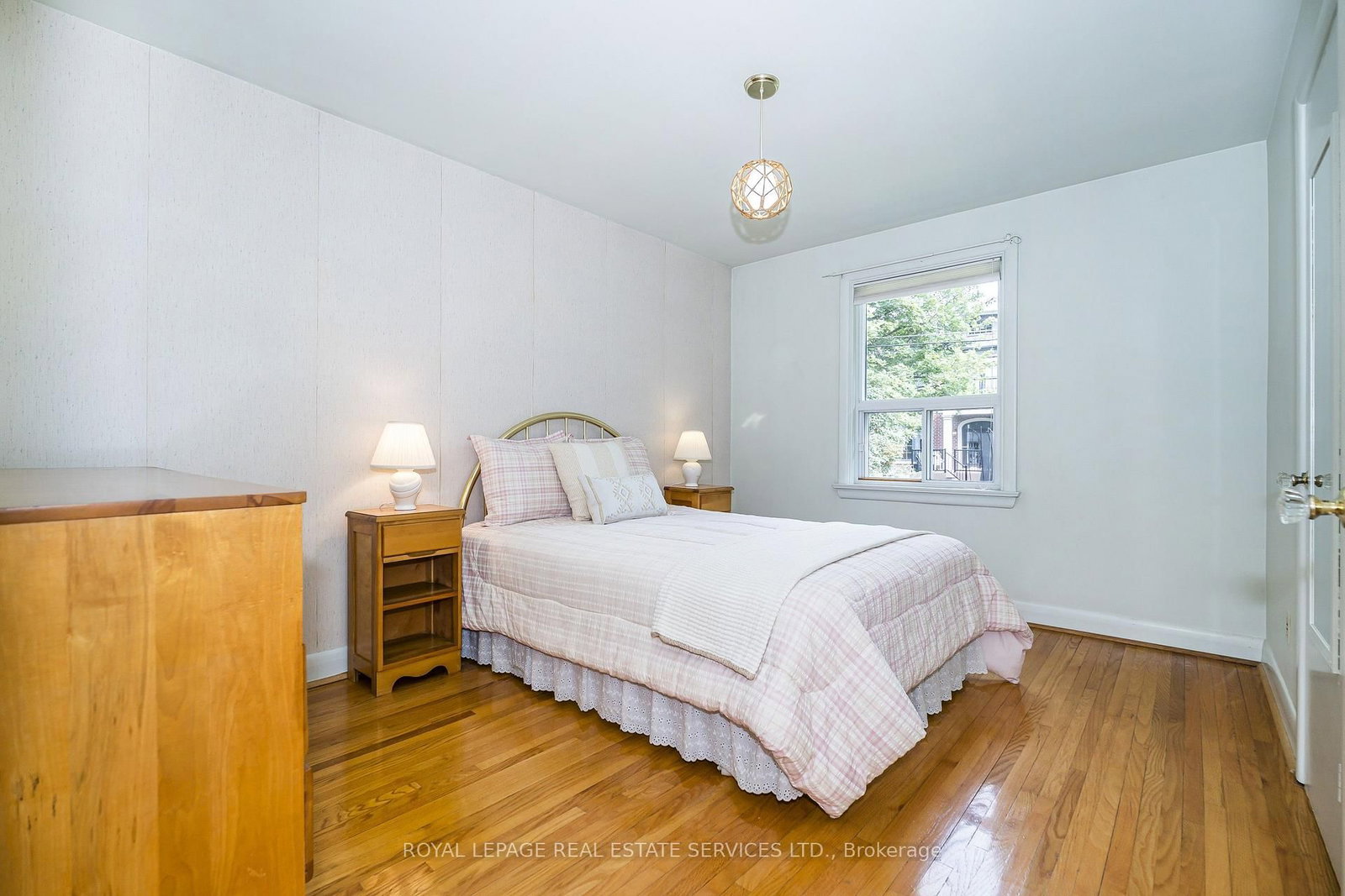 8 Burwood Road • Toronto, ON photo 10