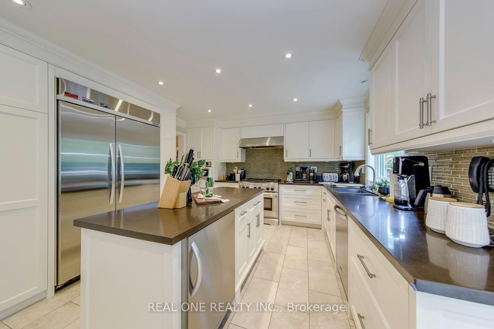 395 March Crescent • Oakville, ON photo 13