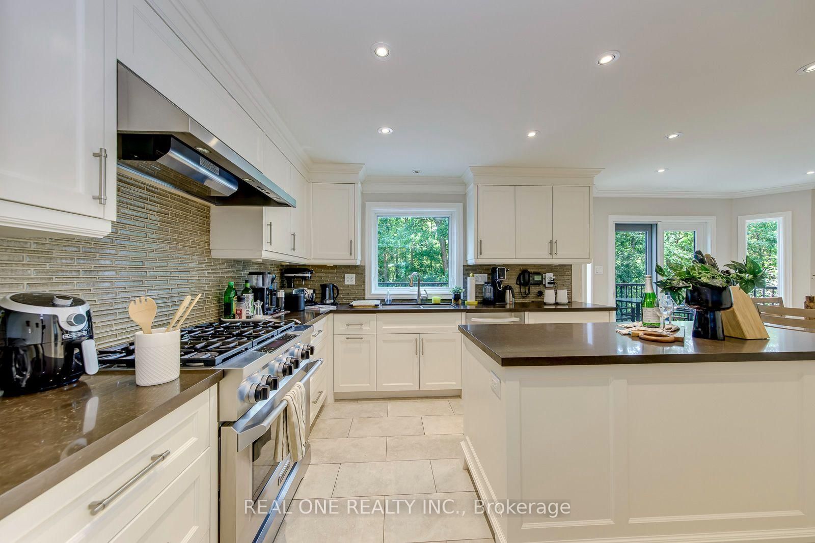 395 March Crescent • Oakville, ON photo 14