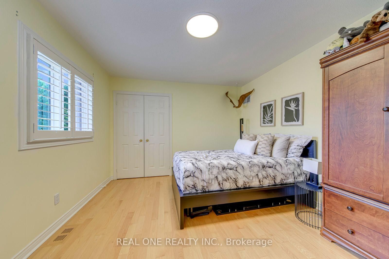 395 March Crescent • Oakville, ON photo 30