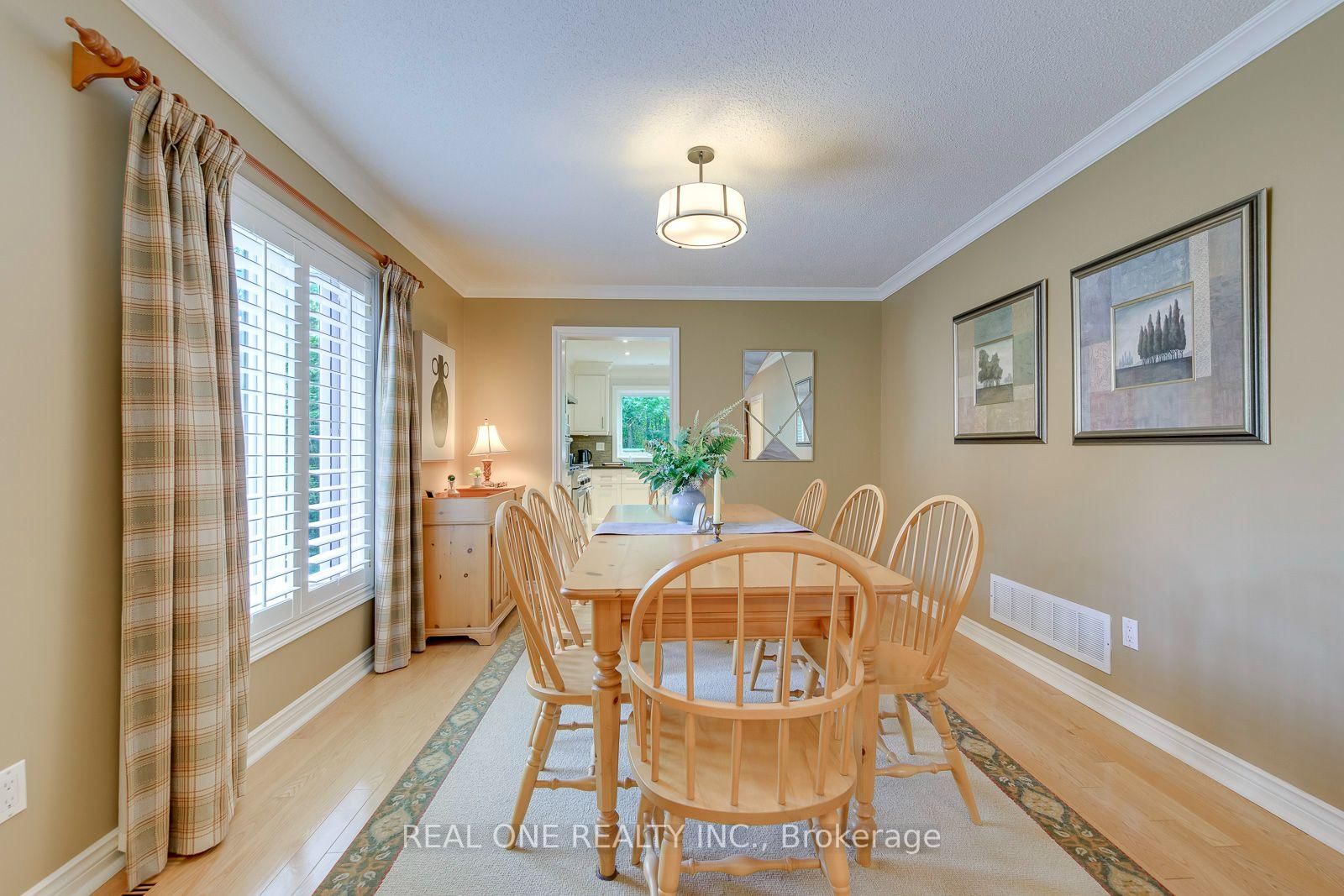 395 March Crescent • Oakville, ON photo 7