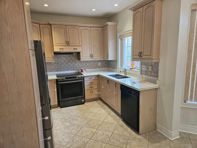 Upper - 3774 Arbourview Terrace