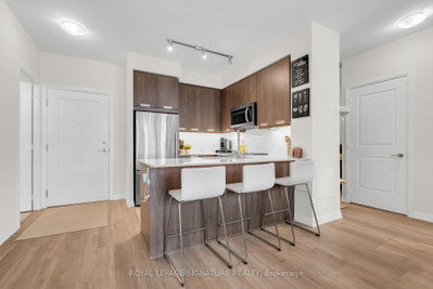 Unit 218 — 35 Watergarden Drive — photo 6