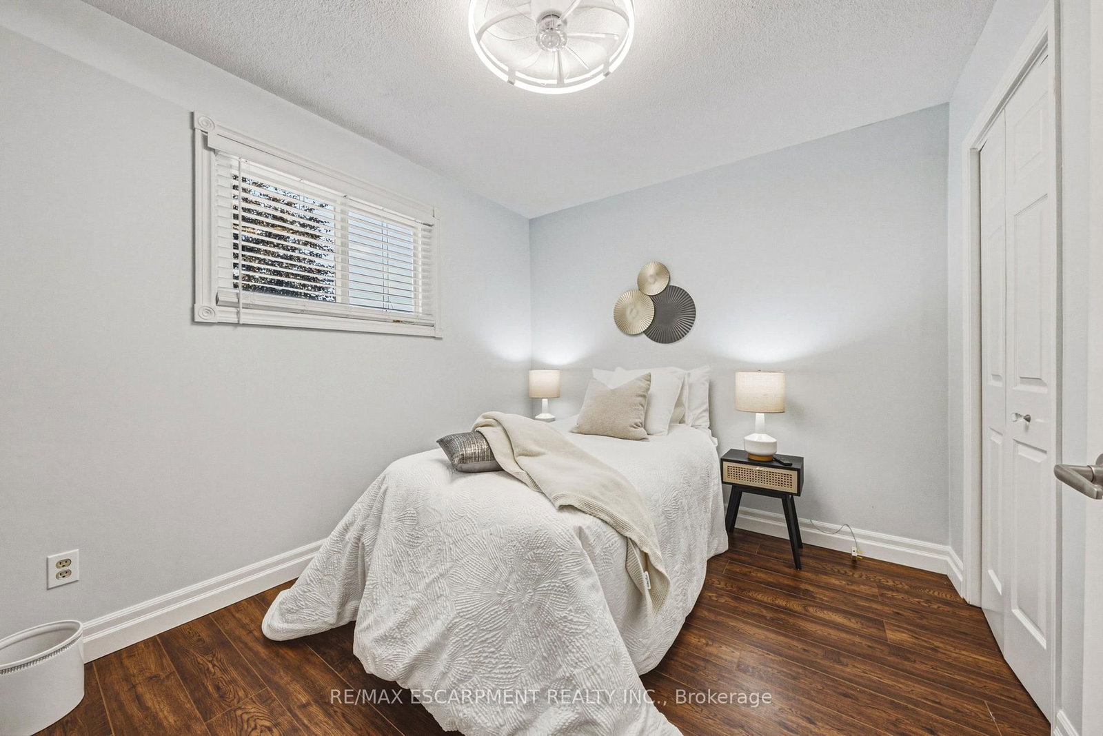 2206 Donald Road • Burlington, ON photo 13