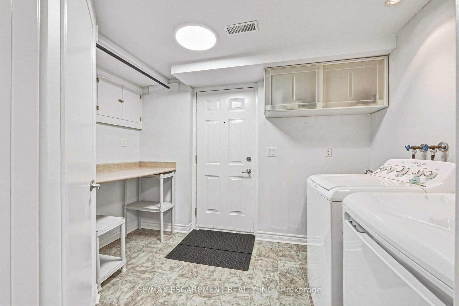2206 Donald Road • Burlington, ON photo 24