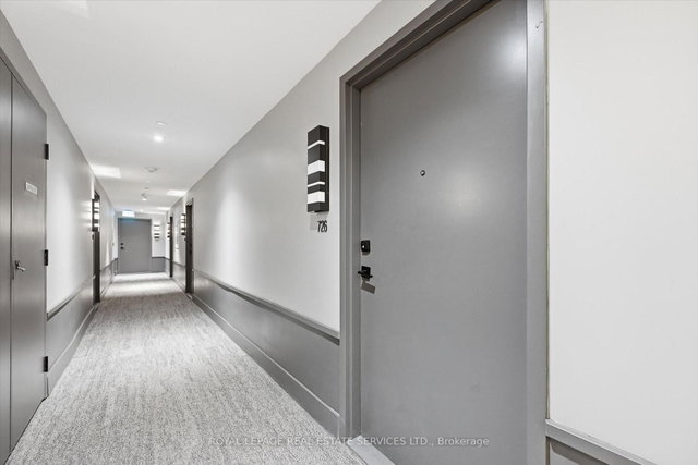 726 - 2485 Taunton Road