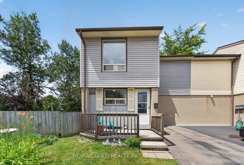 13 Gold Pine Court