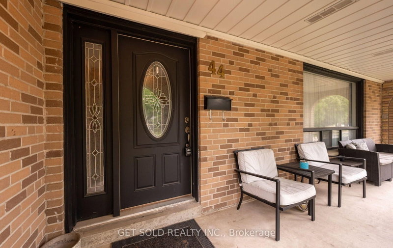 44 Mancroft Crescent