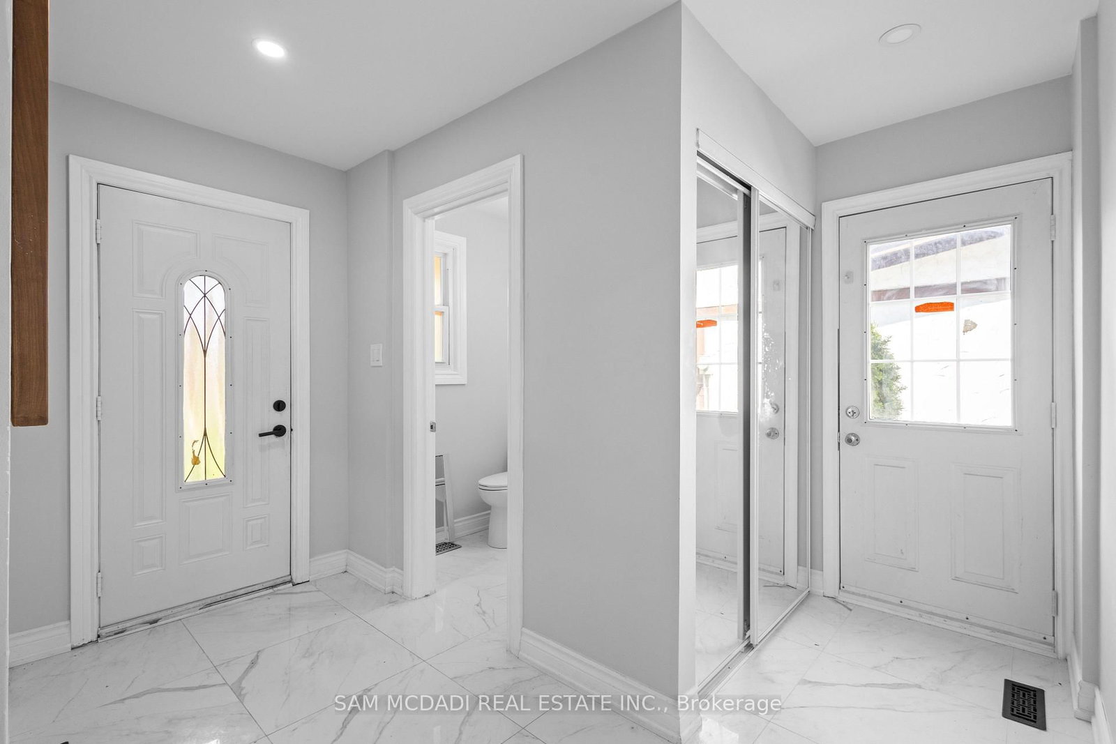 6755 Segovia Mississauga,ON L5N 1P1 — Photo 4