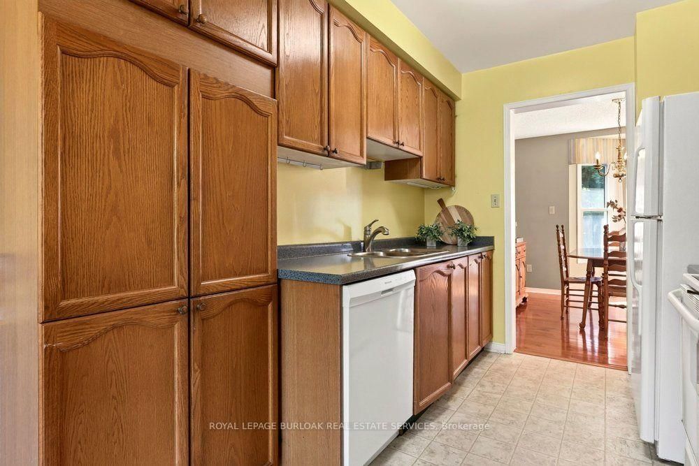 2915 Headon Forest Drive • #47 • Burlington, ON photo 12