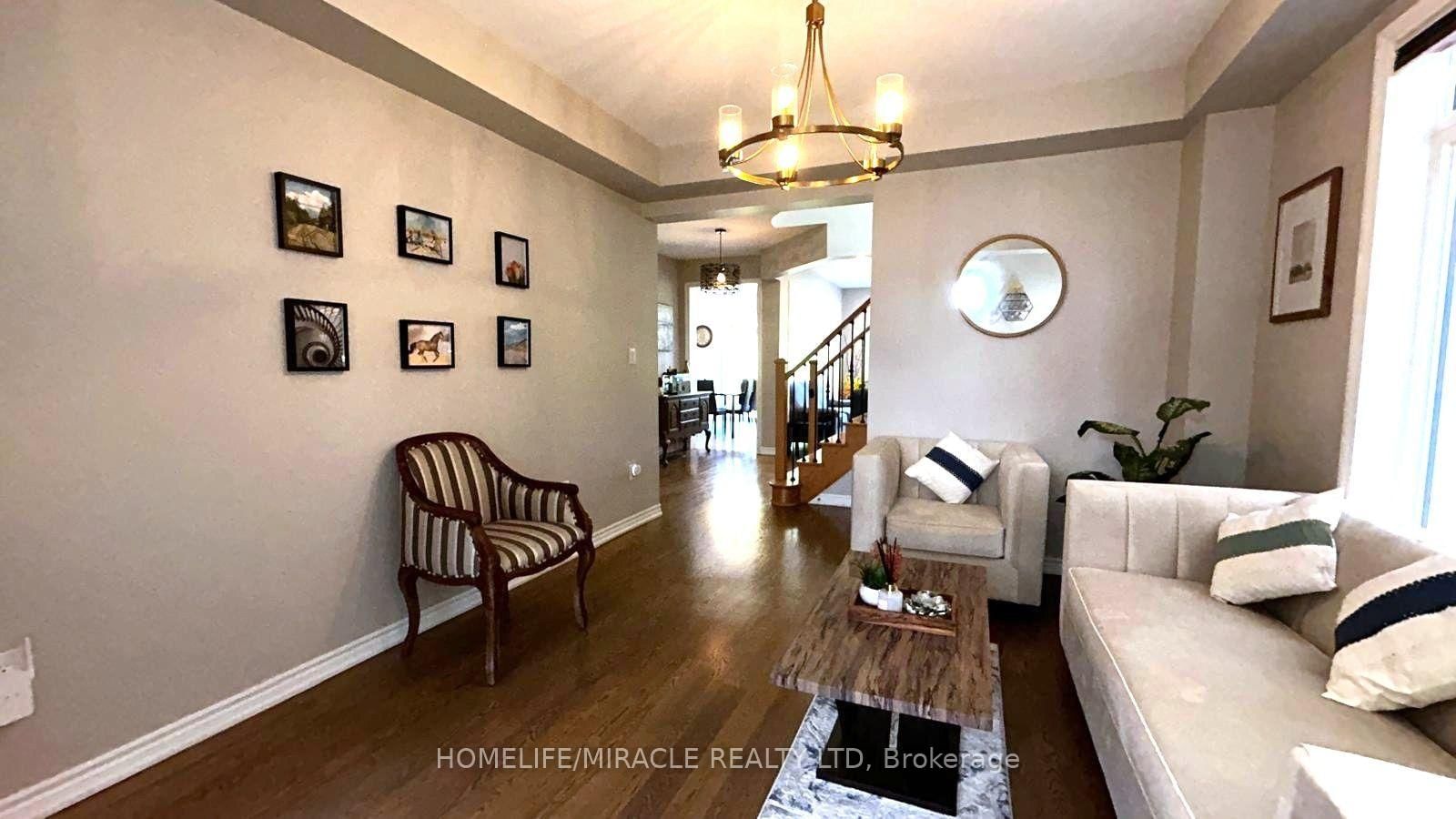 185 Thornbush Boulevard • Brampton, ON photo 4
