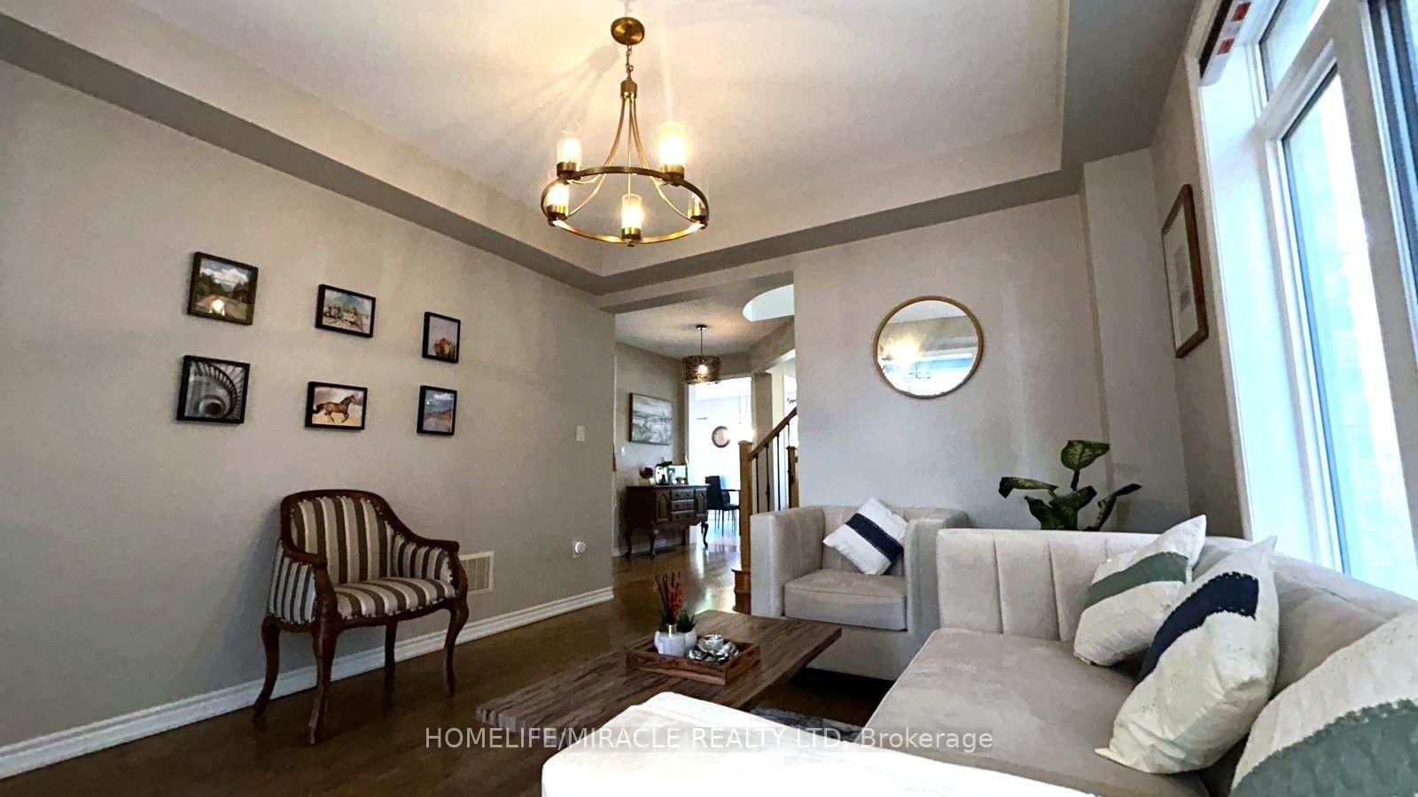 185 Thornbush Boulevard • Brampton, ON photo 6