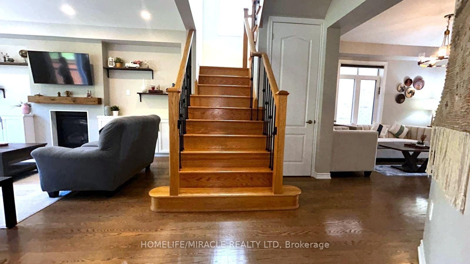 185 Thornbush Boulevard • Brampton, ON photo 9