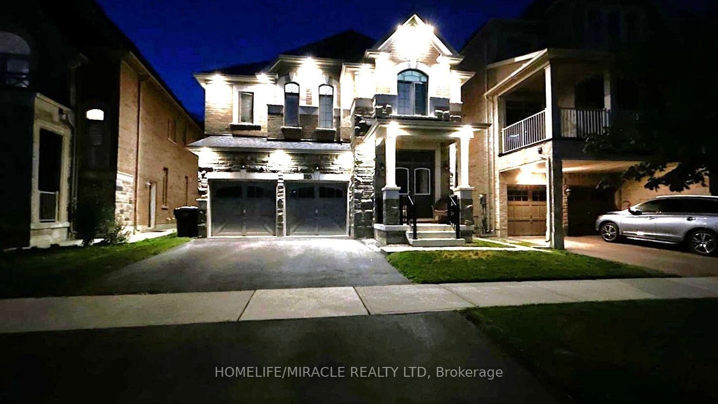 Detached House for sale at 185 Thornbush Boulevard, Brampton, Ontario, L7A 4R5 - Northwest Brampton - MLS: W13597046