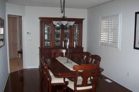 5 Castlegate Blvd, Brampton, L6P2L4 | Image 3