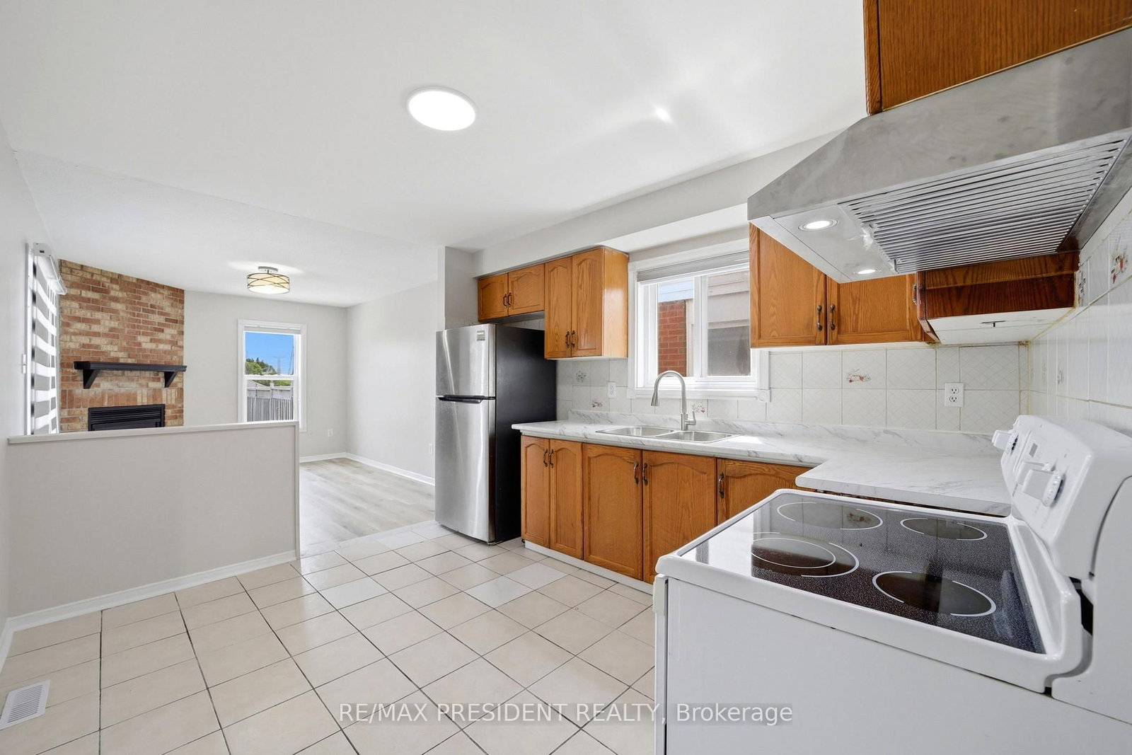 112 Ravenswood Drive • Brampton, ON photo 8