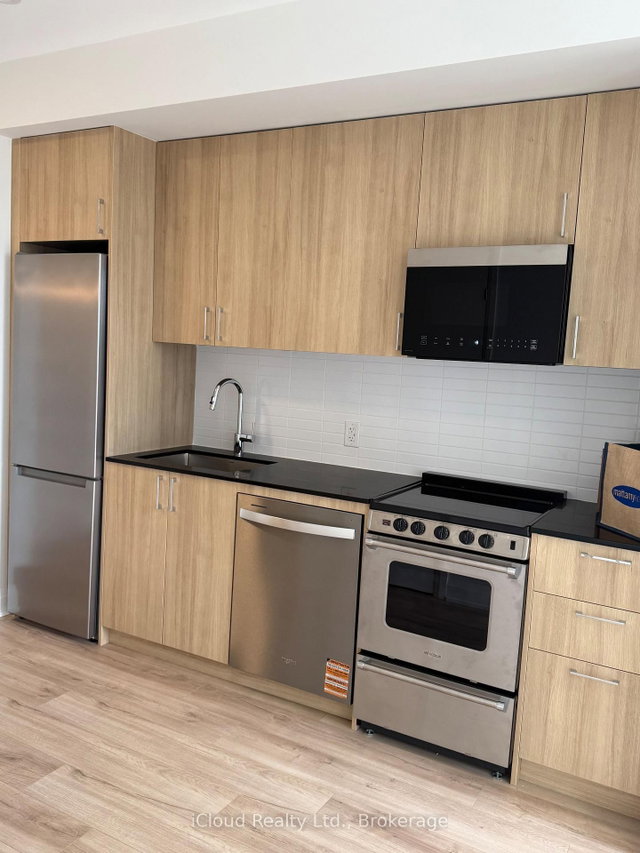 305 - 3250 Carding Mill Trail