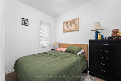 123 Lansdowne Avenue — more photos