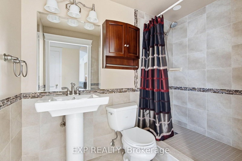 1903 Pilgrims Oakville,ON L6M 2X1 — Photo 10