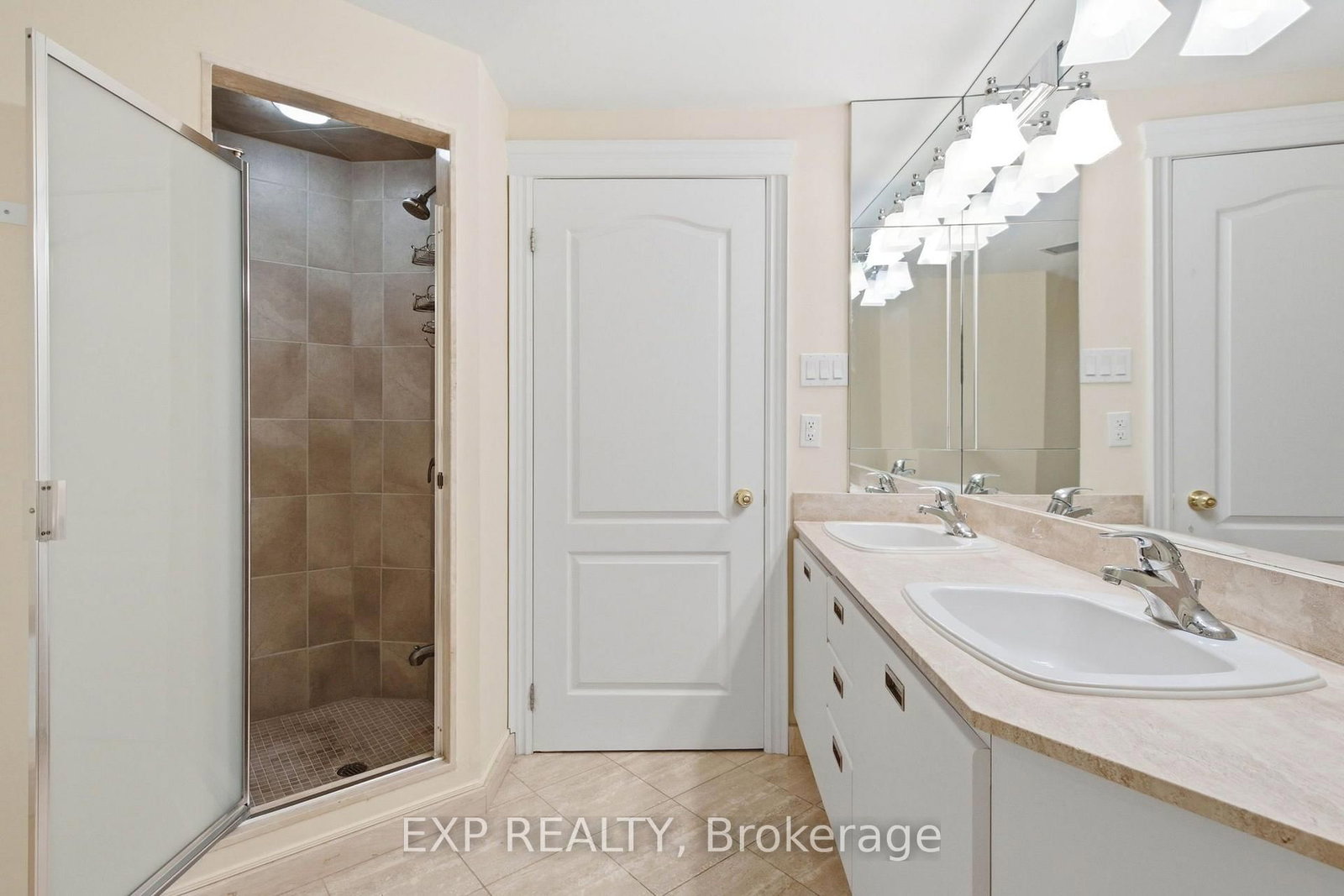 1903 Pilgrims Oakville,ON L6M 2X1 — Photo 8