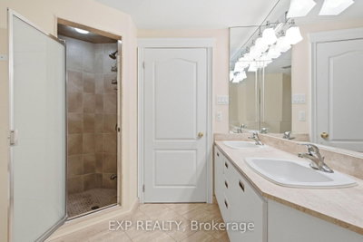 1903 Pilgrims Oakville,ON L6M 2X1 — Photo 8